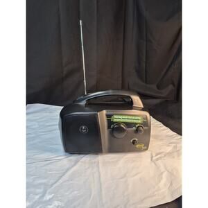 Freeplay Plus Self Powered AM/FM Radio Solar Power Crank & Light Model #CC011097